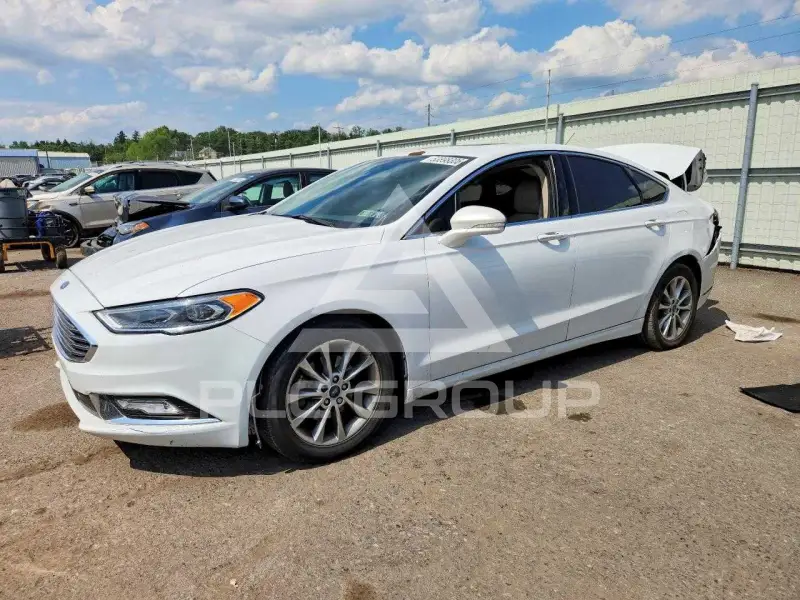 2017 Ford FUSION фото