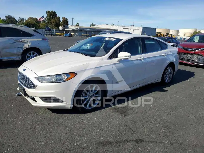 2017 Ford FUSION фото