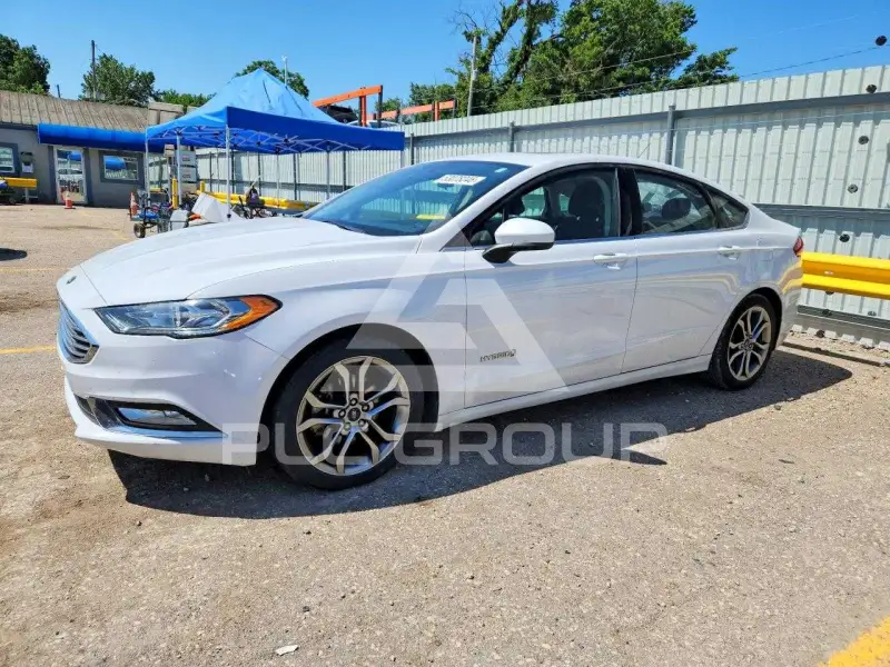 2017 Ford FUSION фото