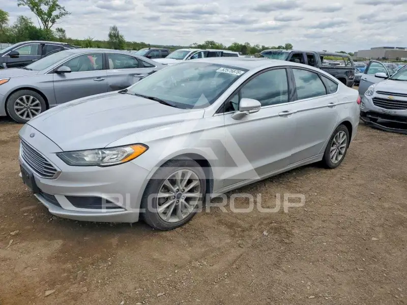 2017 Ford FUSION фото