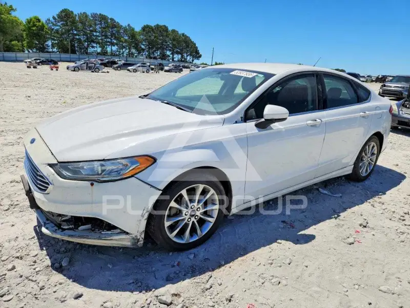 2017 Ford FUSION фото