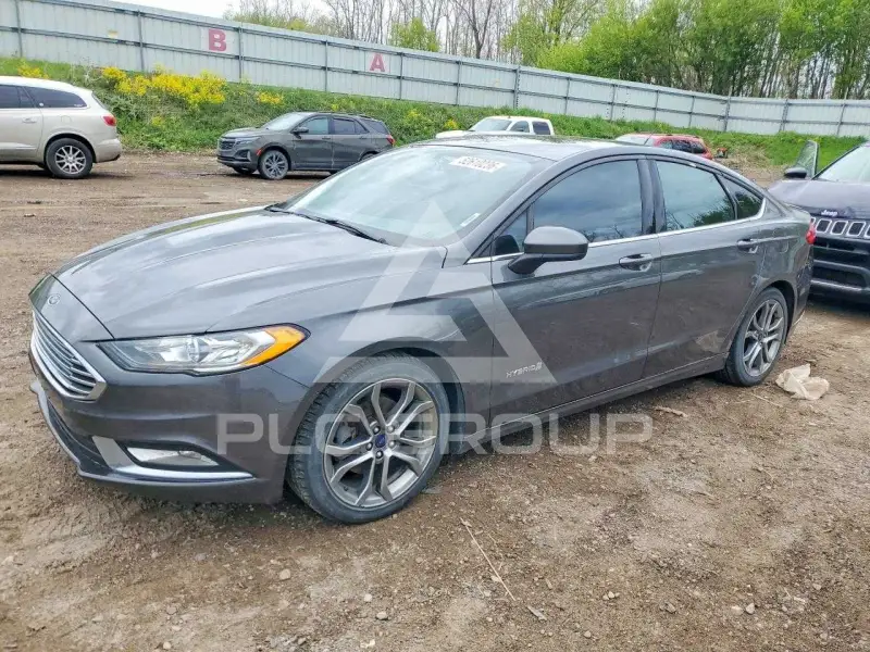 2017 Ford FUSION фото