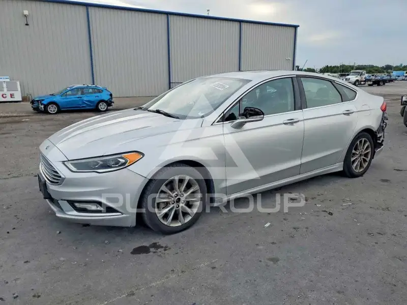 2017 Ford FUSION photo