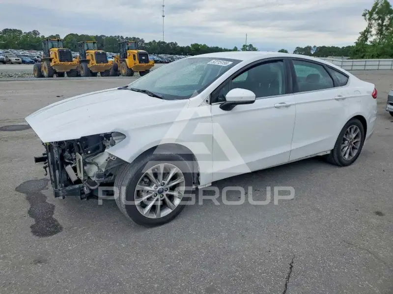 2017 Ford FUSION фото
