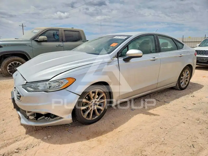 2017 Ford FUSION фото