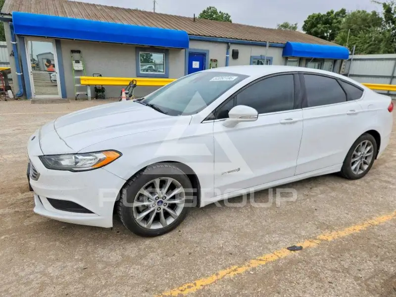 2017 Ford FUSION фото