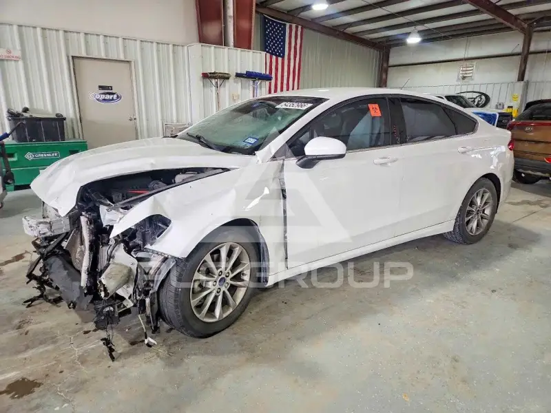2017 Ford FUSION фото