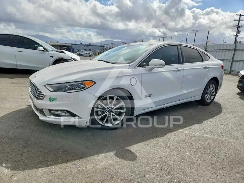 2017 Ford FUSION photo