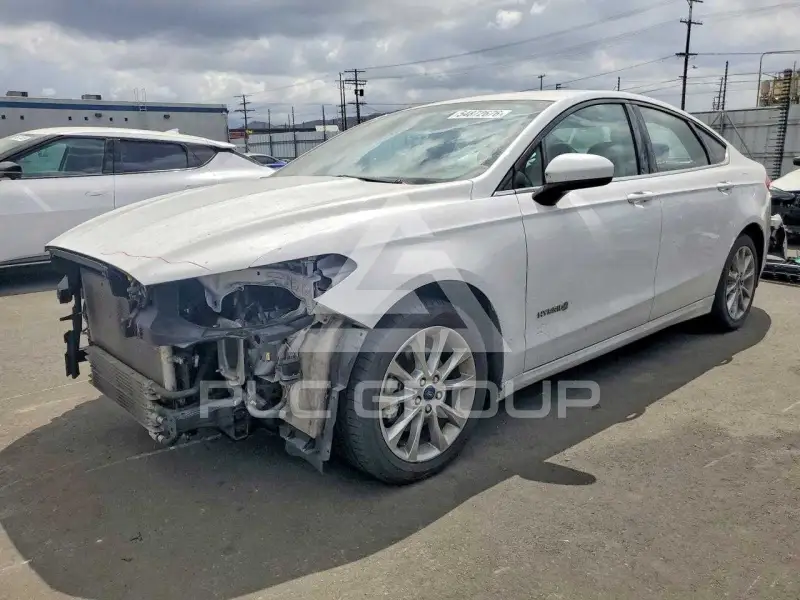 2017 Ford FUSION photo