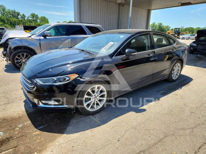 2017 Ford FUSION фото