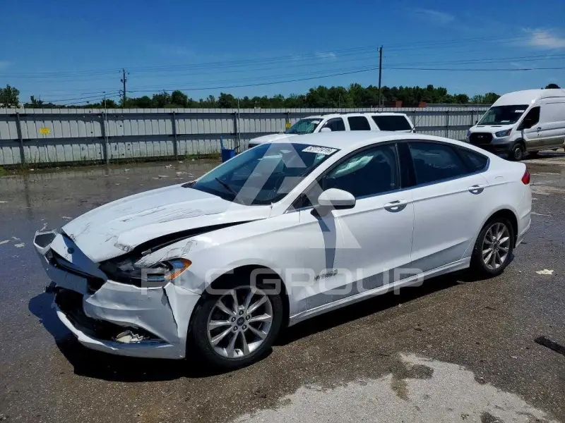 2017 Ford FUSION фото
