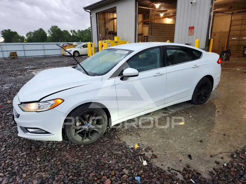 2017 Ford FUSION photo