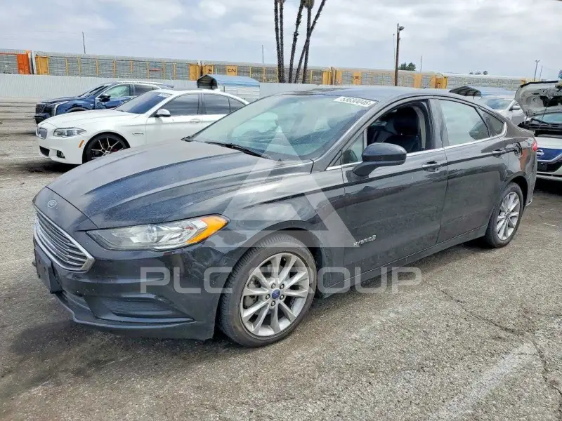 2017 Ford FUSION фото