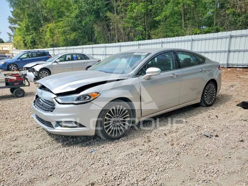 2017 Ford FUSION photo