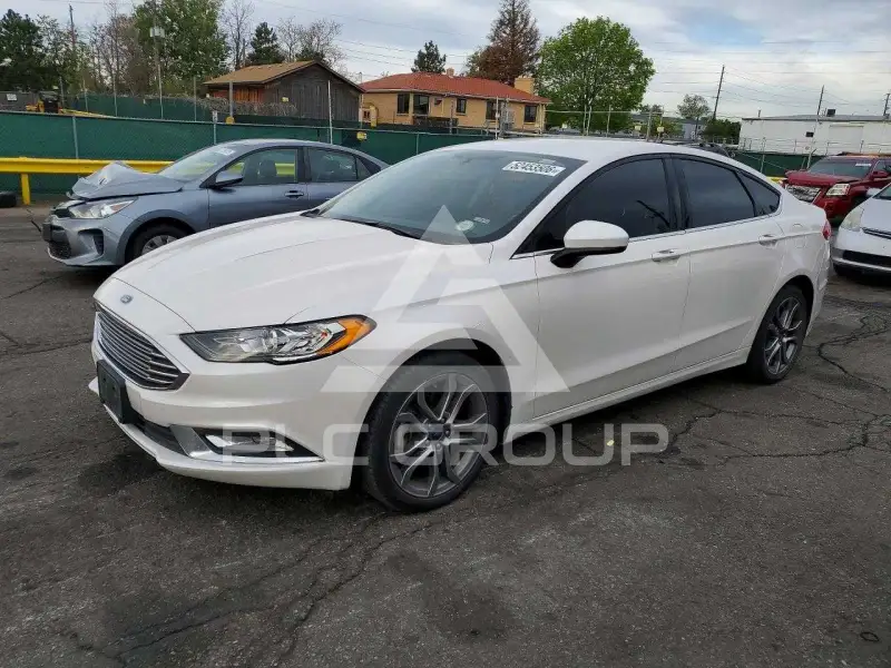2017 Ford FUSION photo