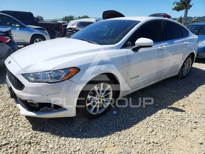 2017 Ford FUSION photo