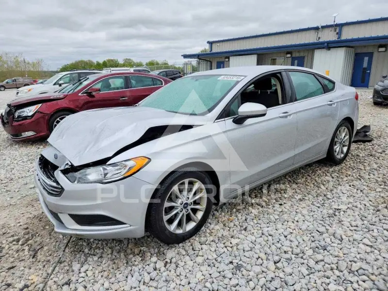 2017 Ford FUSION фото