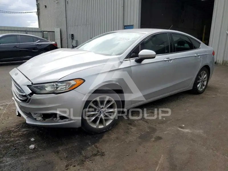2017 Ford FUSION фото