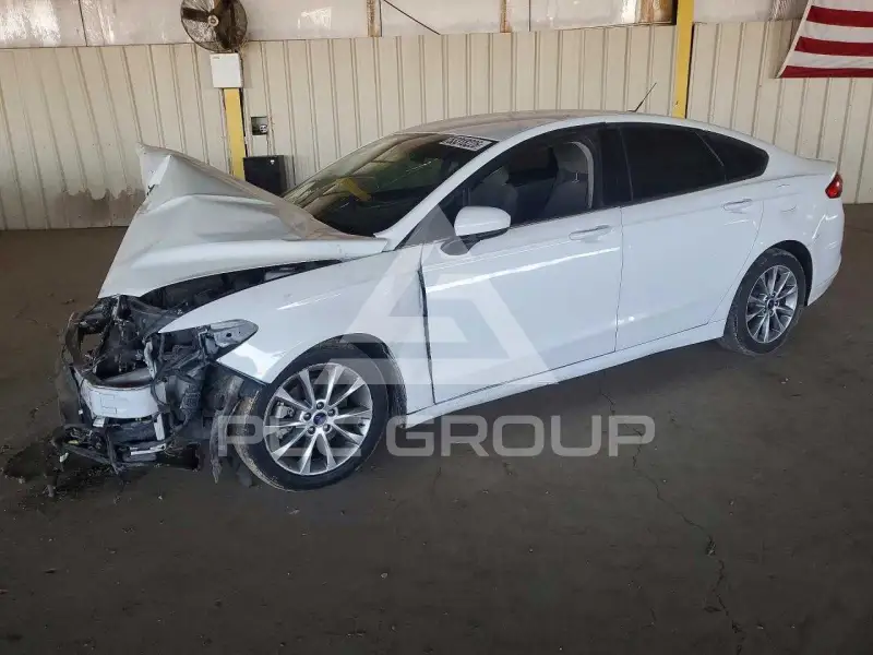 2017 Ford FUSION photo