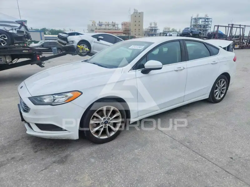 2017 Ford FUSION фото