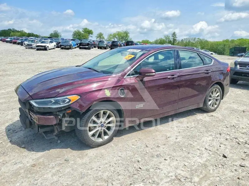 2017 Ford FUSION фото