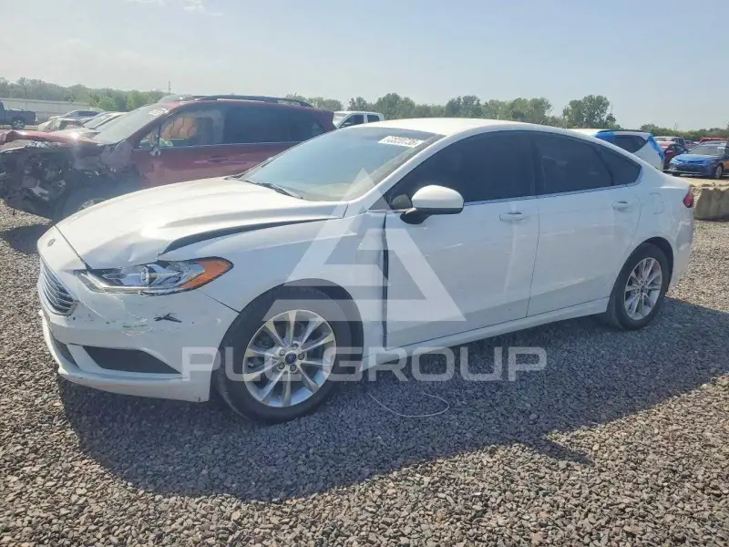 2017 Ford FUSION photo