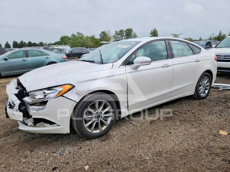 2017 Ford FUSION фото