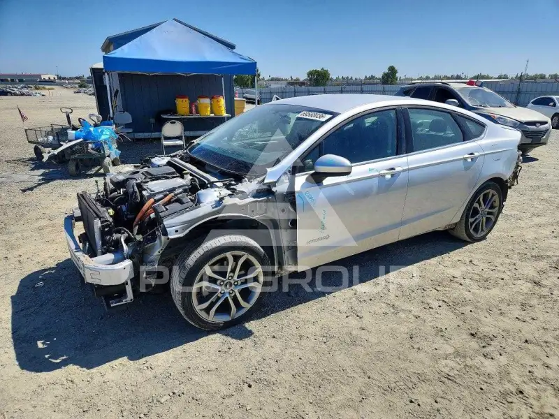 2017 Ford FUSION фото