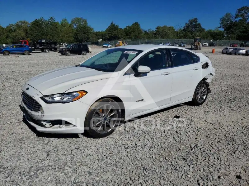 2017 Ford FUSION фото