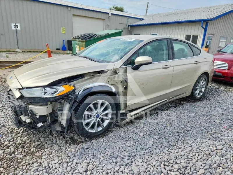 2017 Ford FUSION фото