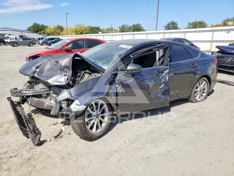 2017 Ford FUSION фото