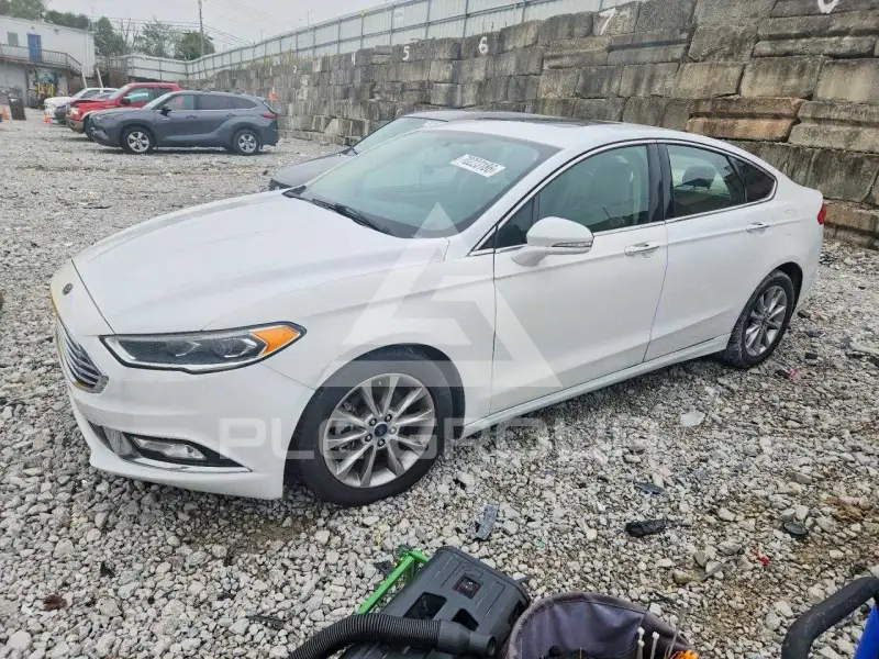 2017 Ford FUSION photo