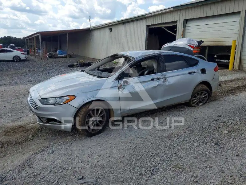 2017 Ford FUSION фото