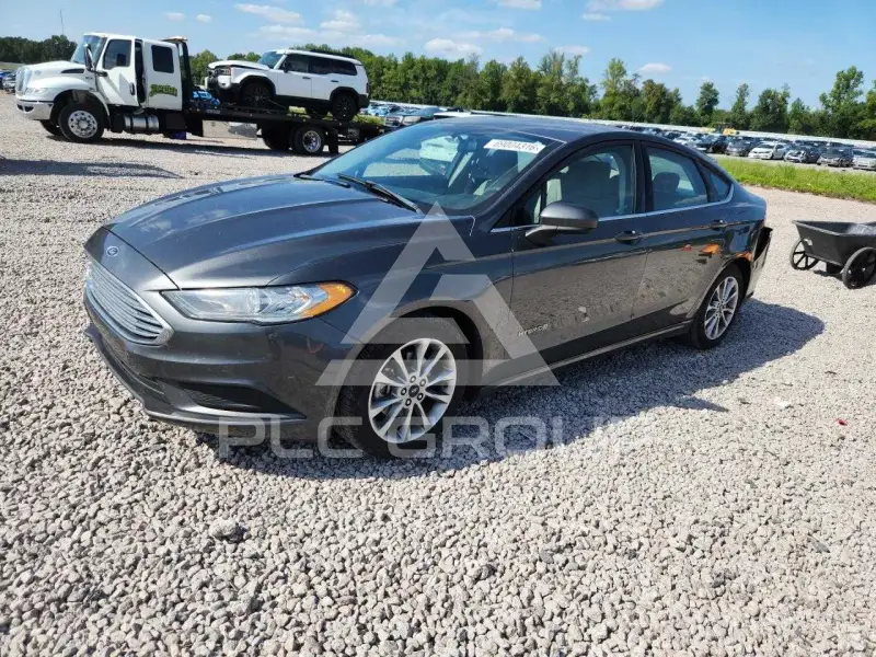 2017 Ford FUSION photo