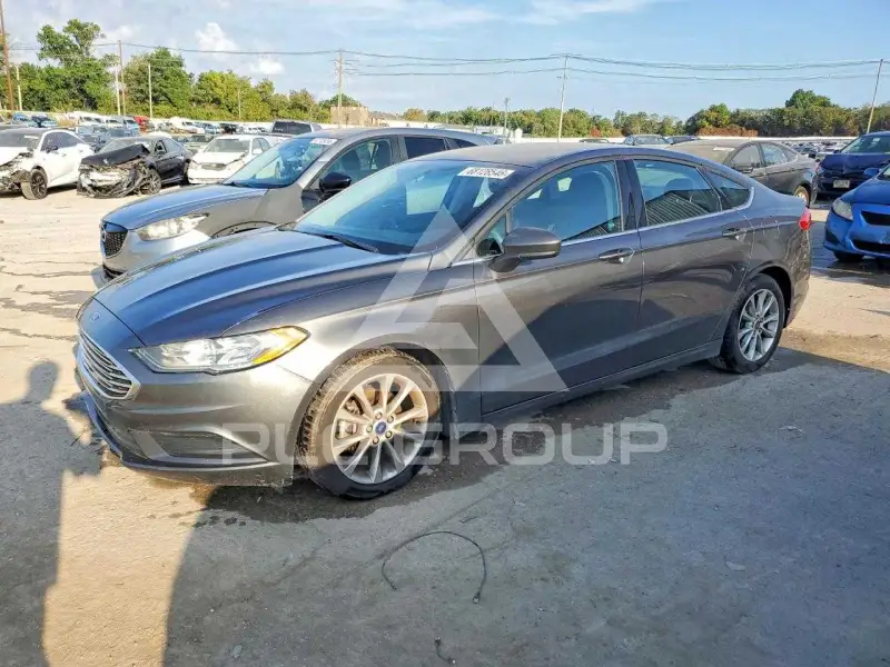 2017 Ford FUSION photo