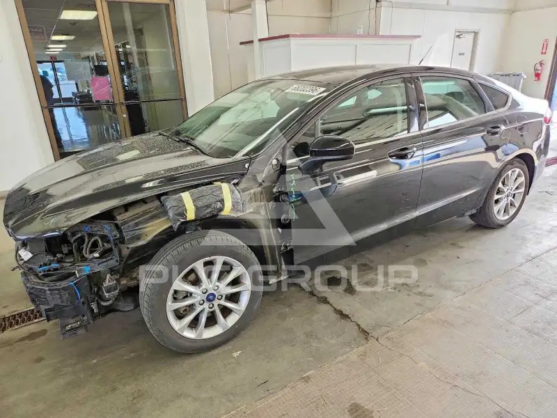 2017 Ford FUSION фото