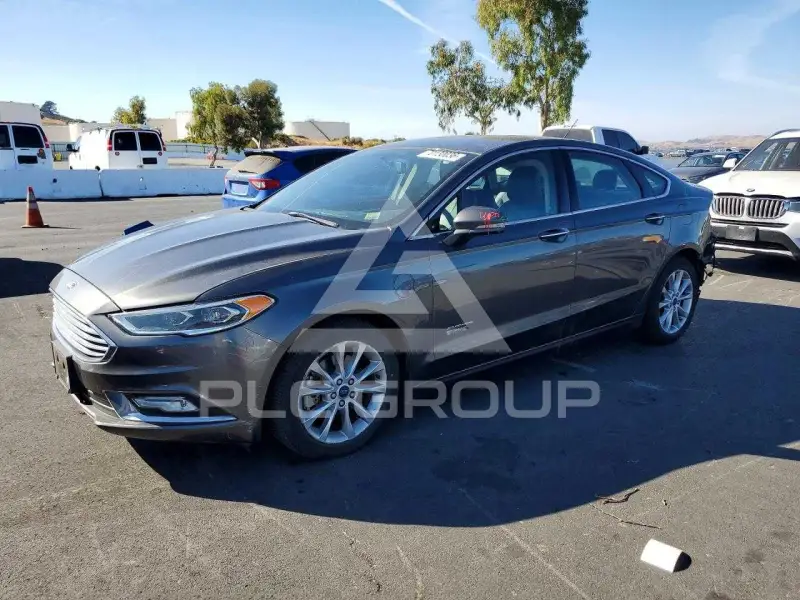 2017 Ford FUSION фото