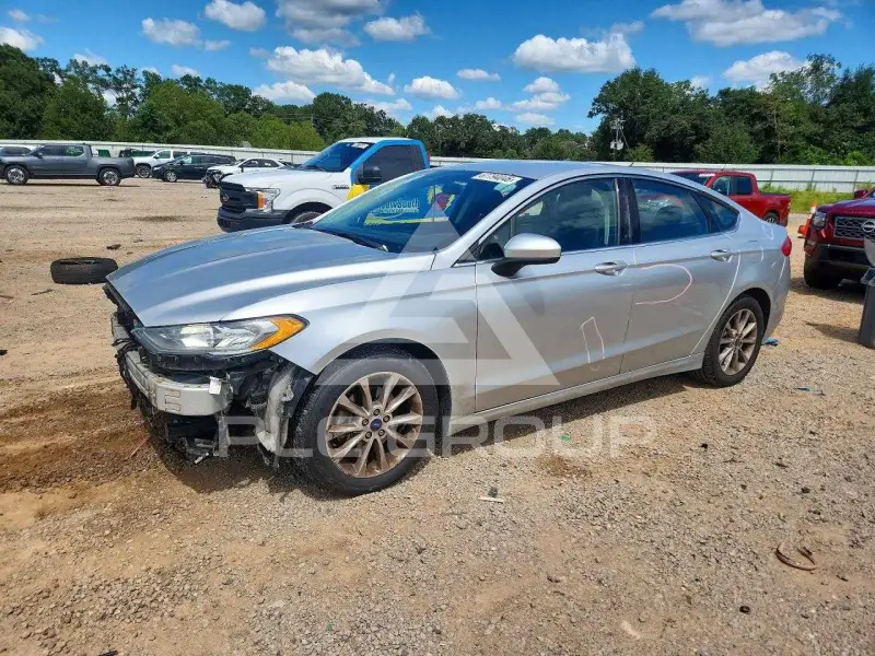 2017 Ford FUSION photo