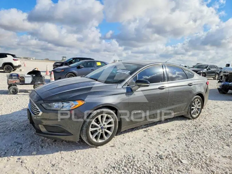 2017 Ford FUSION фото