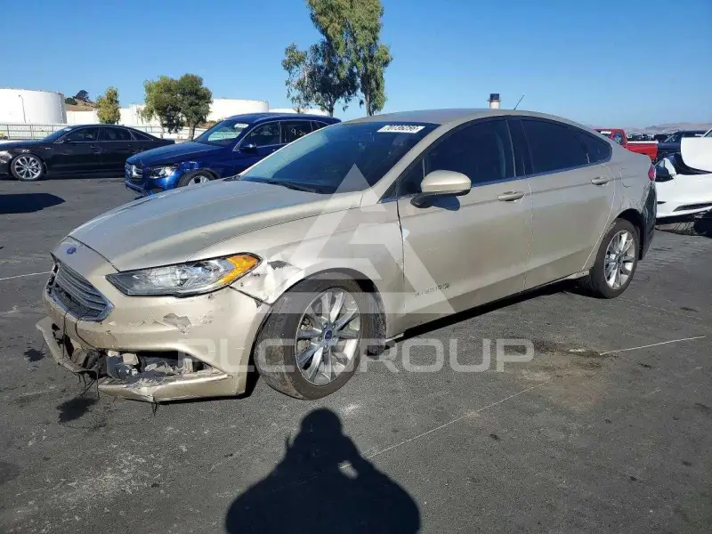 2017 Ford FUSION фото