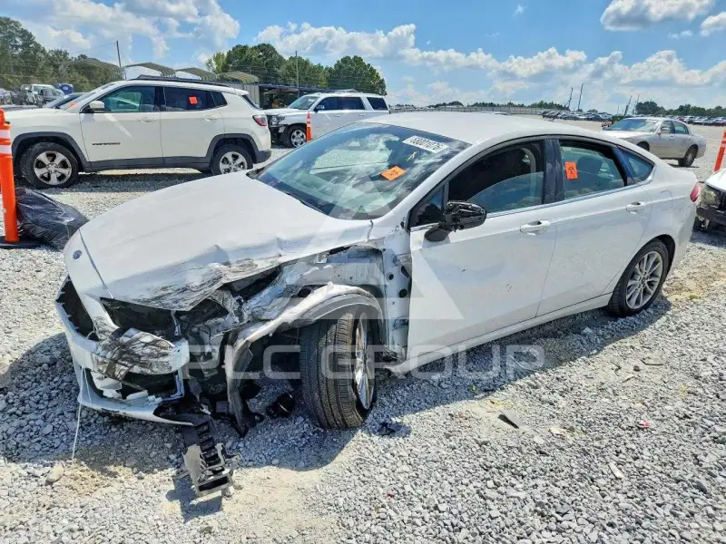 2017 Ford FUSION photo