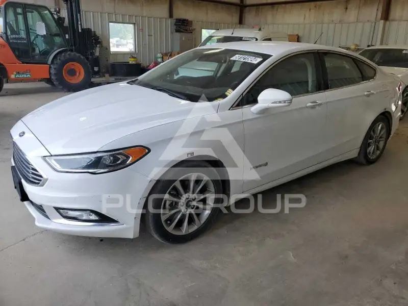 2017 Ford FUSION фото