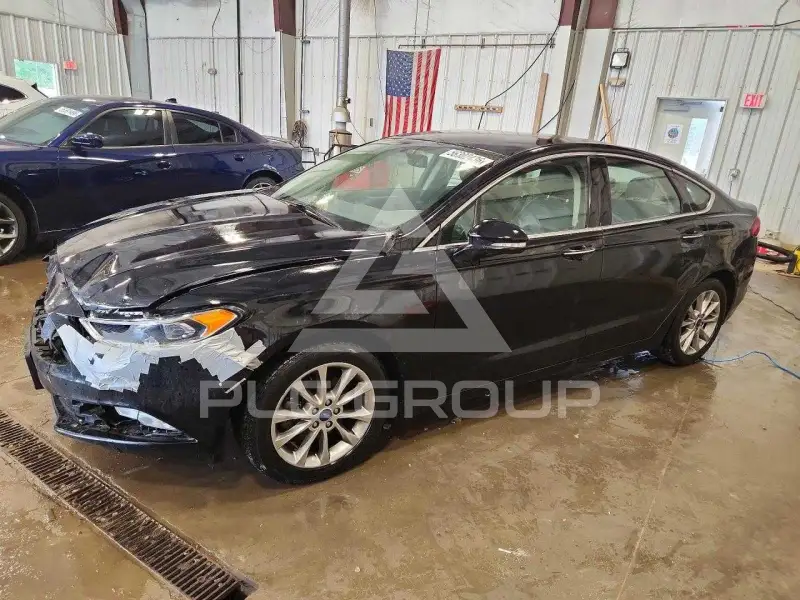 2017 Ford FUSION photo