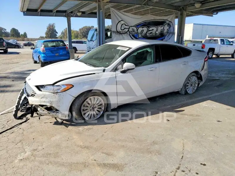 2017 Ford FUSION фото