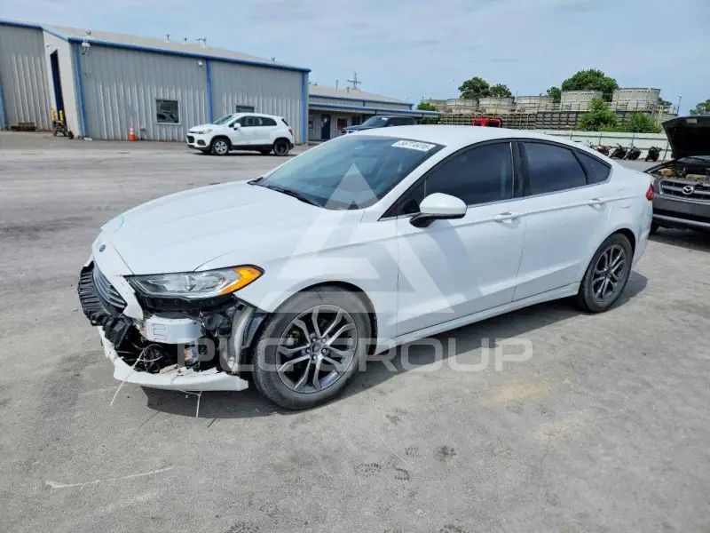 2017 Ford FUSION photo