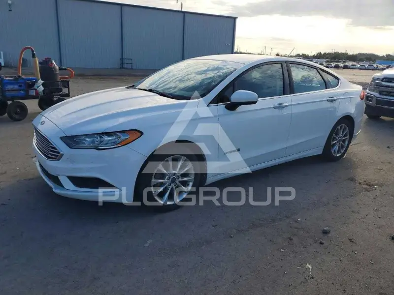 2017 Ford FUSION фото