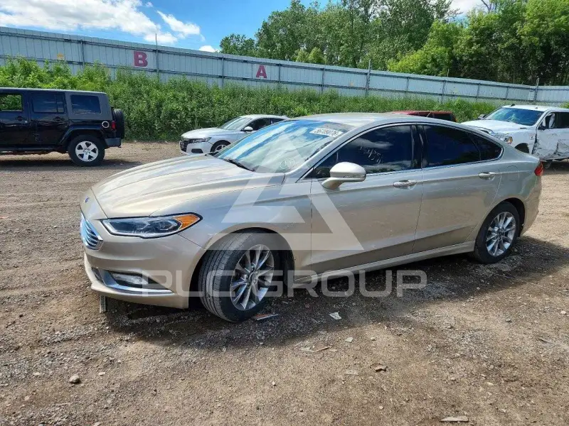 2017 Ford FUSION фото
