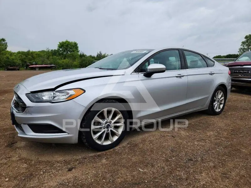 2017 Ford FUSION фото
