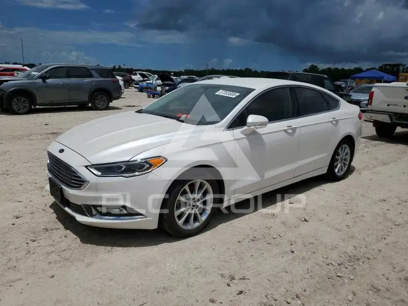 2017 Ford FUSION фото