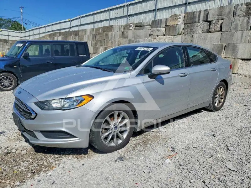 2017 Ford FUSION фото
